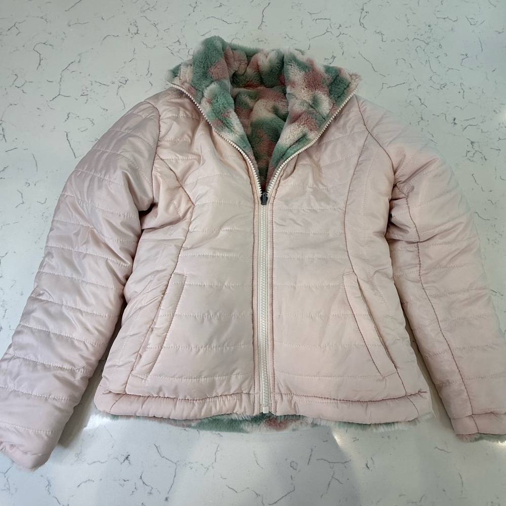 Reversible Pink and Green Puffer Jacket with High Collar and Quilted Design